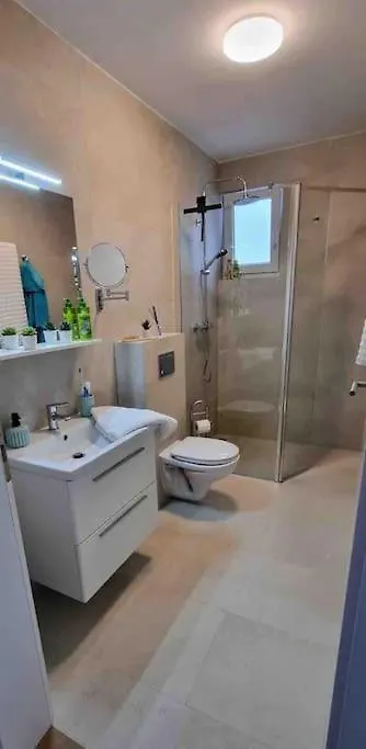 Gemuetliches Ferienhaus Mit Whirlpool & Dachterrasse Privlaka  Holiday home Privlaka (Zadar)