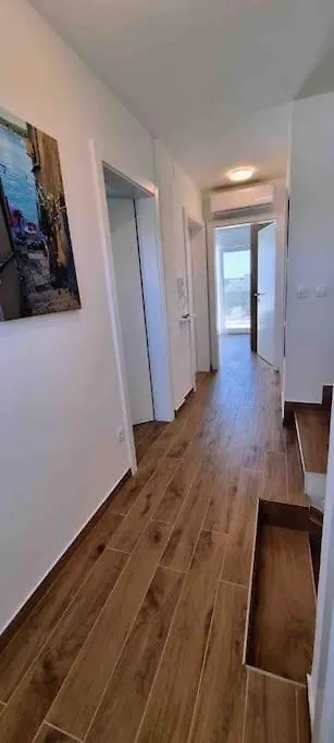 Gemuetliches Ferienhaus Mit Whirlpool & Dachterrasse Privlaka  Holiday home
